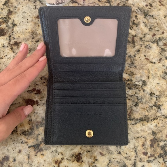 Michael Kors navy blue wallet - Picture 3 of 3